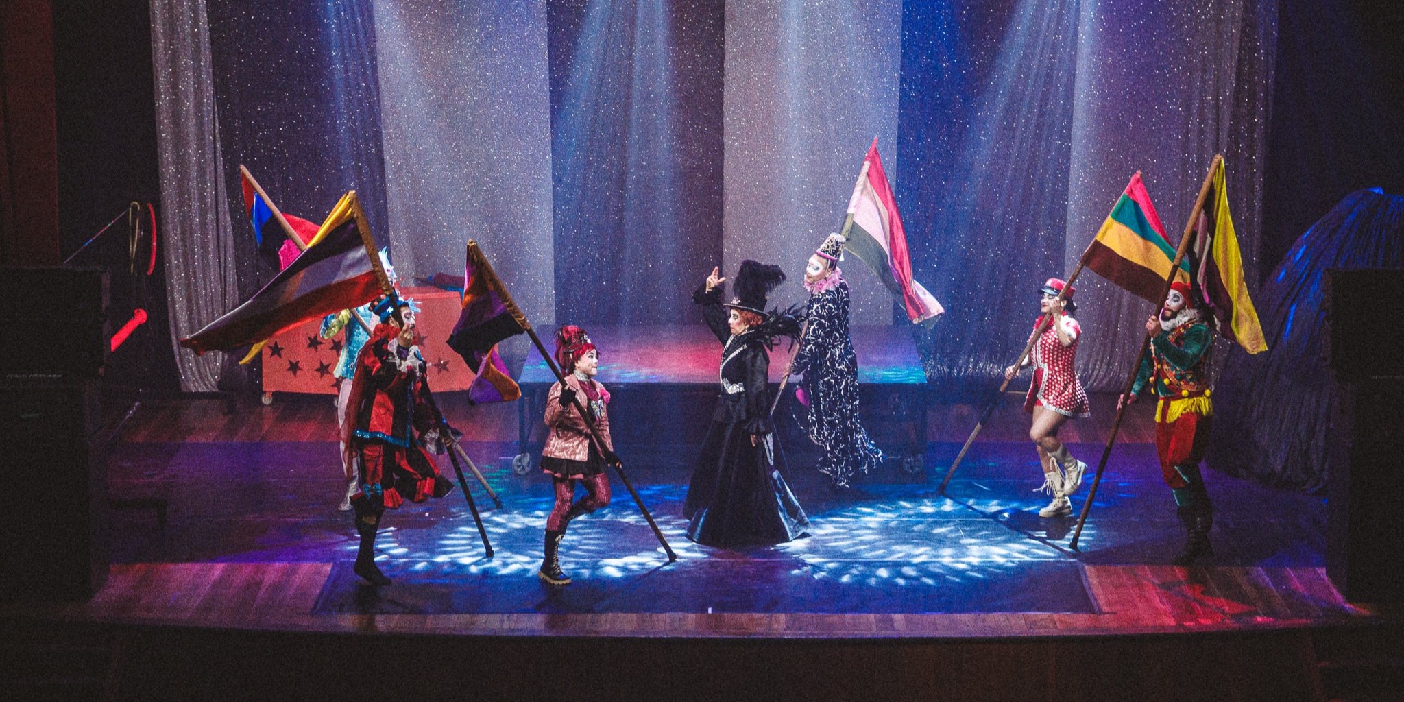 O Grupo Tholl volta ao Theatro Sete de Abril com Bate pra tua patota