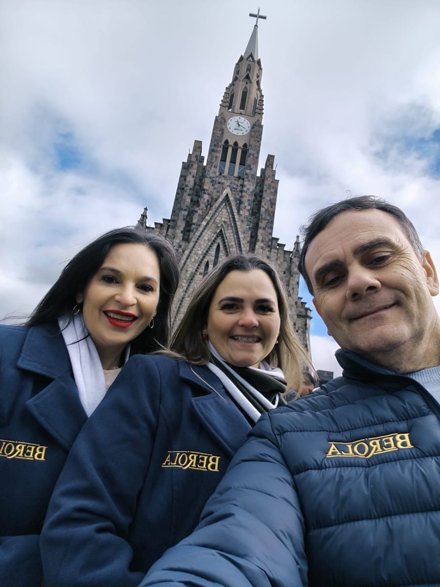 Mirela, Daniela e Leandro são os proprietários da marca