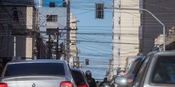 Semáforos de Pelotas sofrem com furtos, falhas e rede envelhecida