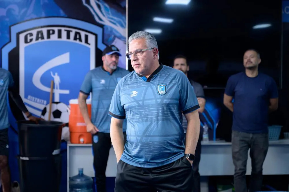 Brasil procura Luizinho Vieira; treinador tem contrato no DF