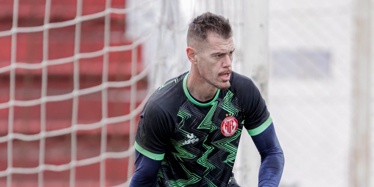 Por questões pessoais, goleiro acertado com o Pelotas não defenderá o clube