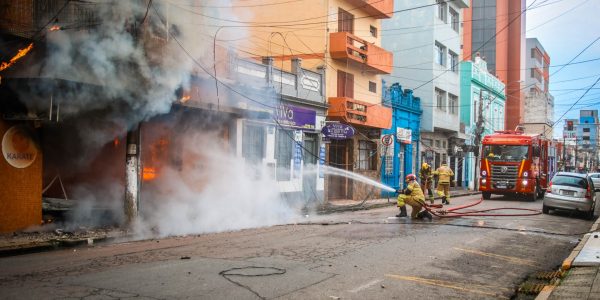 Incêndios recentes reforçam alerta para cuidados com aquecedores e instalações elétricas