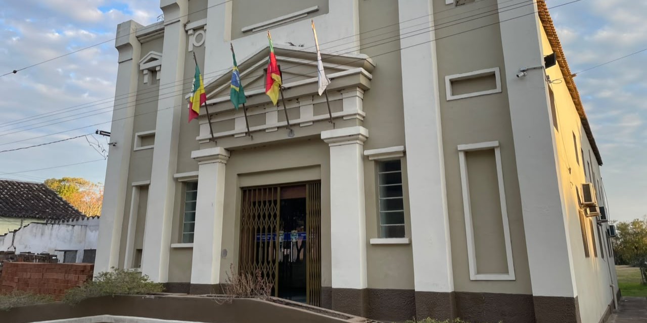 Prefeitura de Cerrito adota decreto de corte de gastos