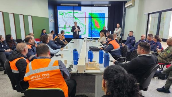 Prefeituras e Defesa Civil alinham ações para período de tempo severo na Zona Sul